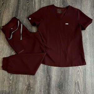 size M Figs Burgundy Scrub set